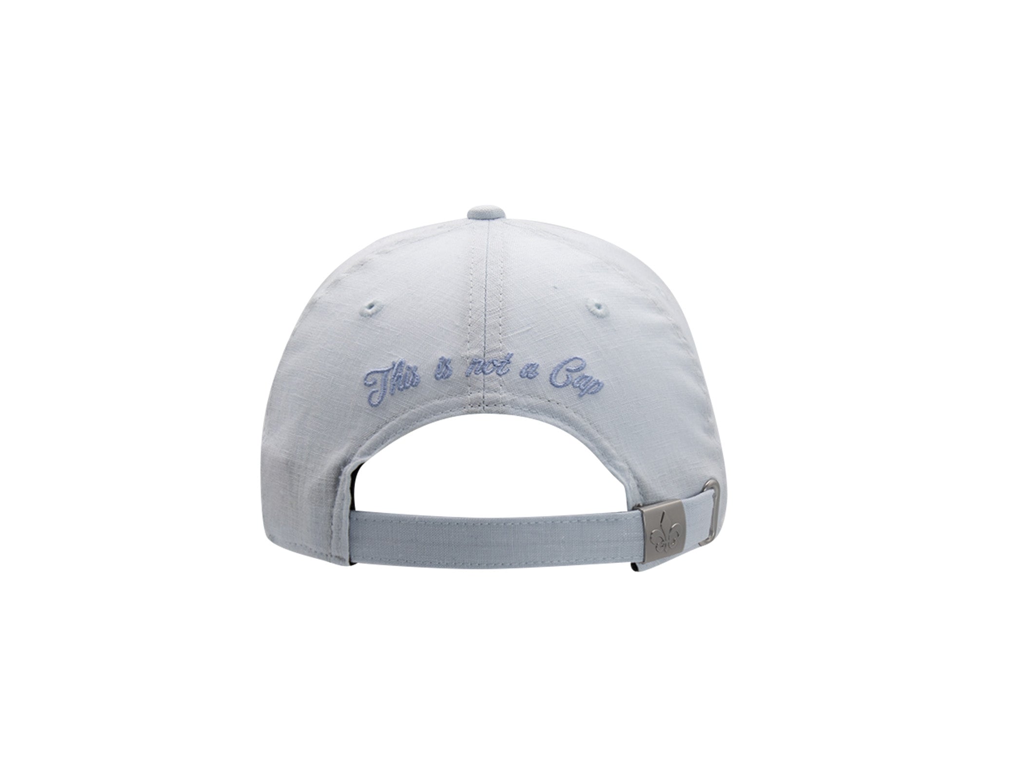 Casquette LXH x Monaco GP lin bleu ciel, vue de dos, broderie cursive This is not a Cap et sangle passant fleur de lys