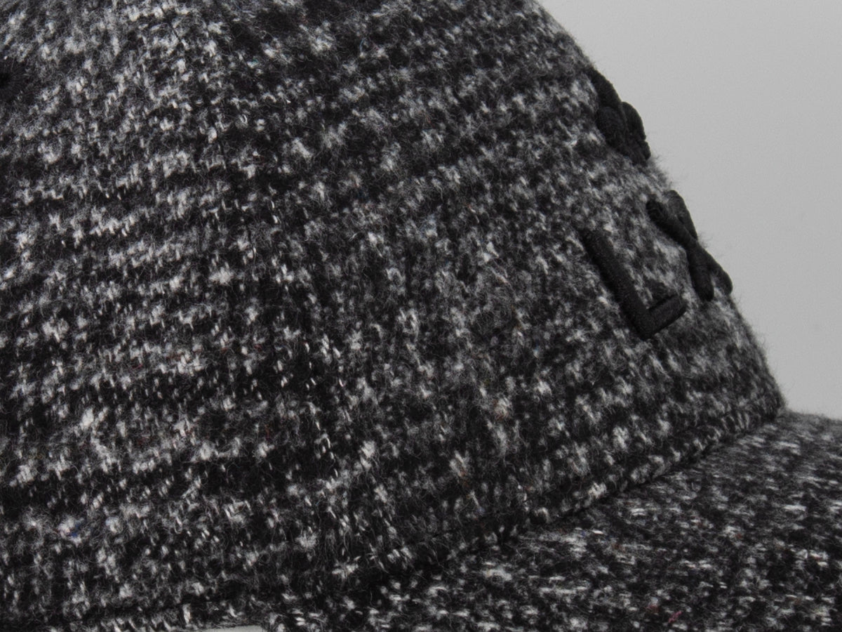 Casquette « Héritage » Ton sur Ton Pied-de-Poule Abstrait Noir avec un design texturé moderne